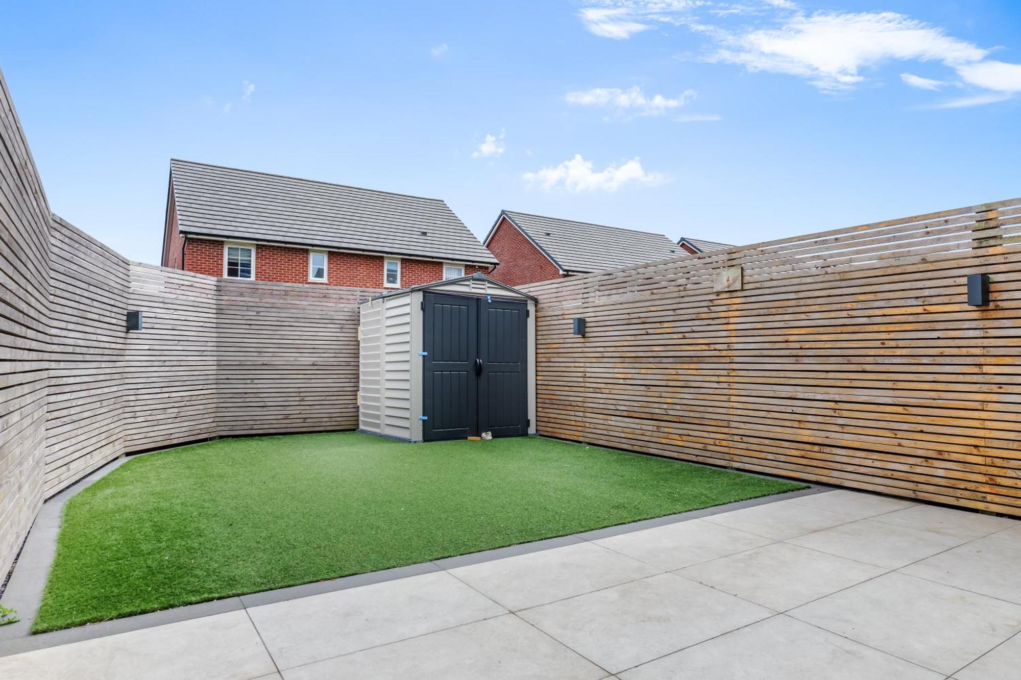 Luxurious 4 Bedroom House Guest house
